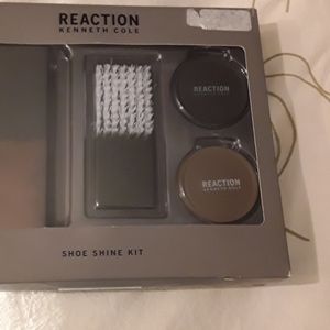 Kenneth Cole Reaction shoes shine kit